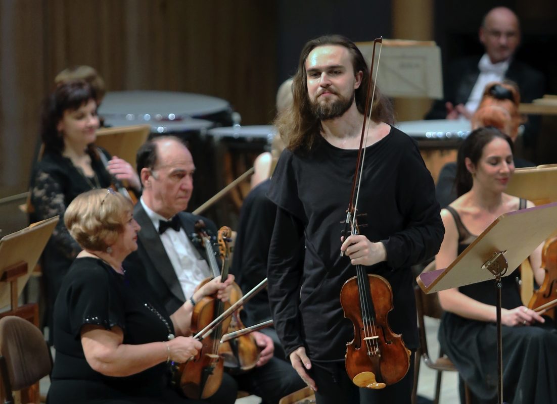 В ДК Рассвет состоится сольный концерт скрипача Ивана Наборщикова |  reMusik.org